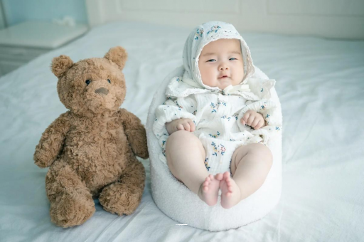 济宁宝宝吃不饱母乳的症状